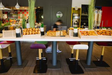 Breakfast buffet