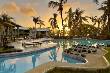 Poolside bar