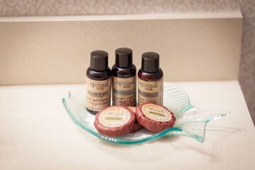 Bathroom amenities