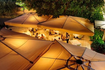 Food court