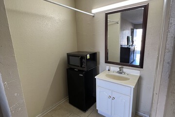 Mini-refrigerator