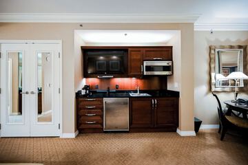 Private kitchenette