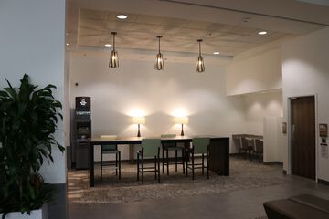 Business Center 76 of 76