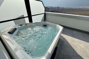Jetted tub