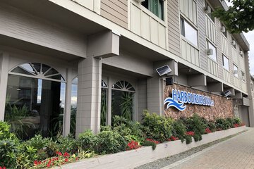 Harbourside Inn