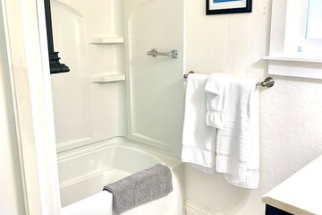 Room 32 of 65