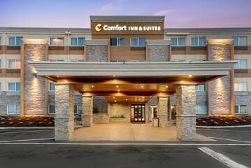 Comfort Inn & Suites Tigard near Washington Square