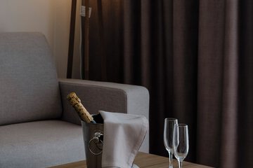 Champagne service