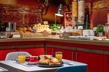 Breakfast area
