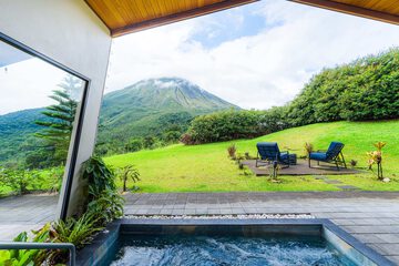 Private spa tub