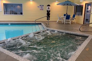 Indoor spa tub