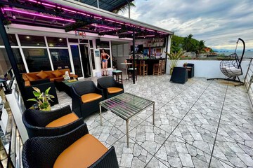 Sports bar