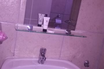 Bathroom sink