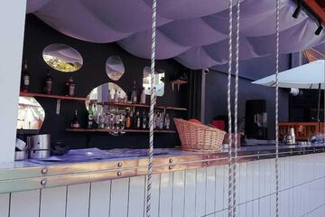 Poolside bar