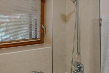 Photo 34