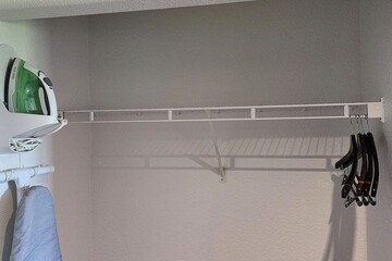 Iron/ironing board