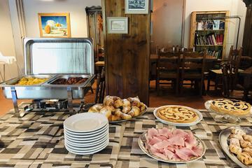 Breakfast buffet