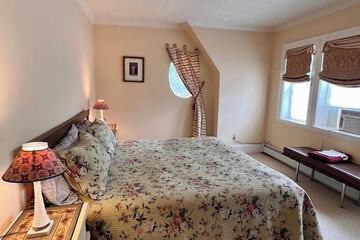 Room 6 of 15