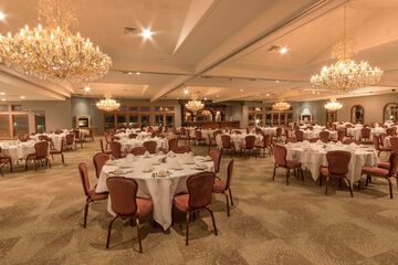 Ballroom/Hall 62 of 64