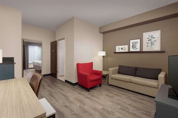 Room 9 of 32