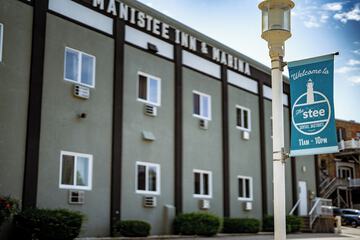 Manistee Inn & Marina