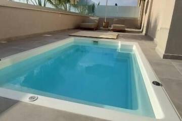 Private pool