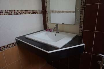 Bathroom sink