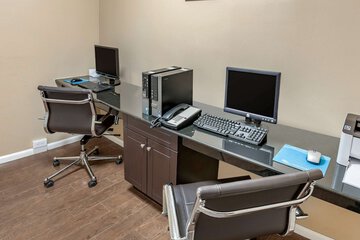 Business Center 34 of 34