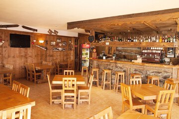 Sports bar