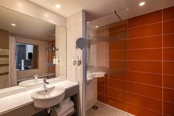 Bathroom shower
