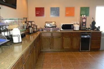 Breakfast/Coffee Service 20 of 38