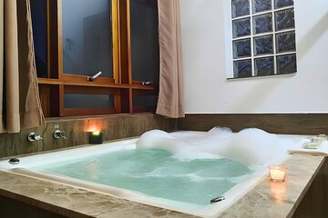 Jetted tub
