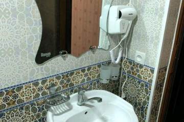 Bathroom sink