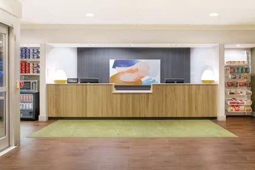 Spark by Hilton Lakewood Denver Southwest