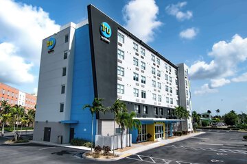 Tru by Hilton Florida City