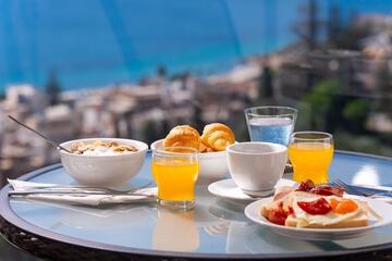 Breakfast meal