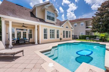 Exercise/lap pool