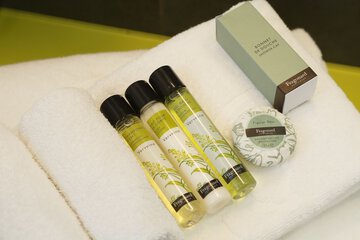 Bathroom amenities