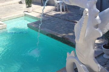 Pool waterfall