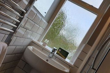 Bathroom sink