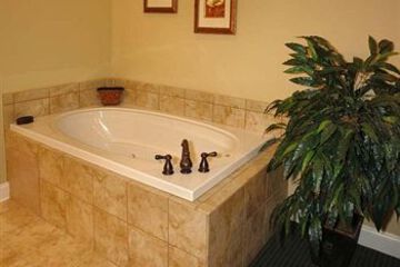 Deep Soaking Bathtub