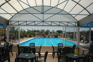 Poolside bar