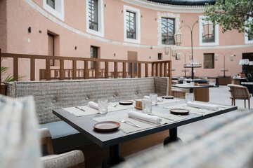 Food court