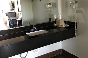 Bathroom sink