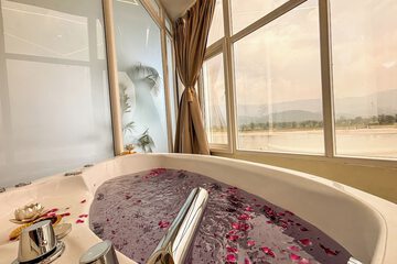 Private spa tub