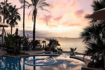 Infinity pool