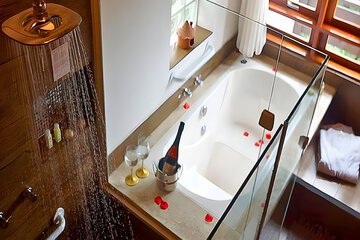 Jetted tub