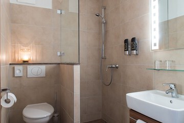 Bathroom amenities