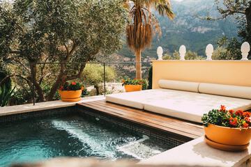 Private pool