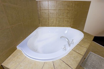 Jetted tub